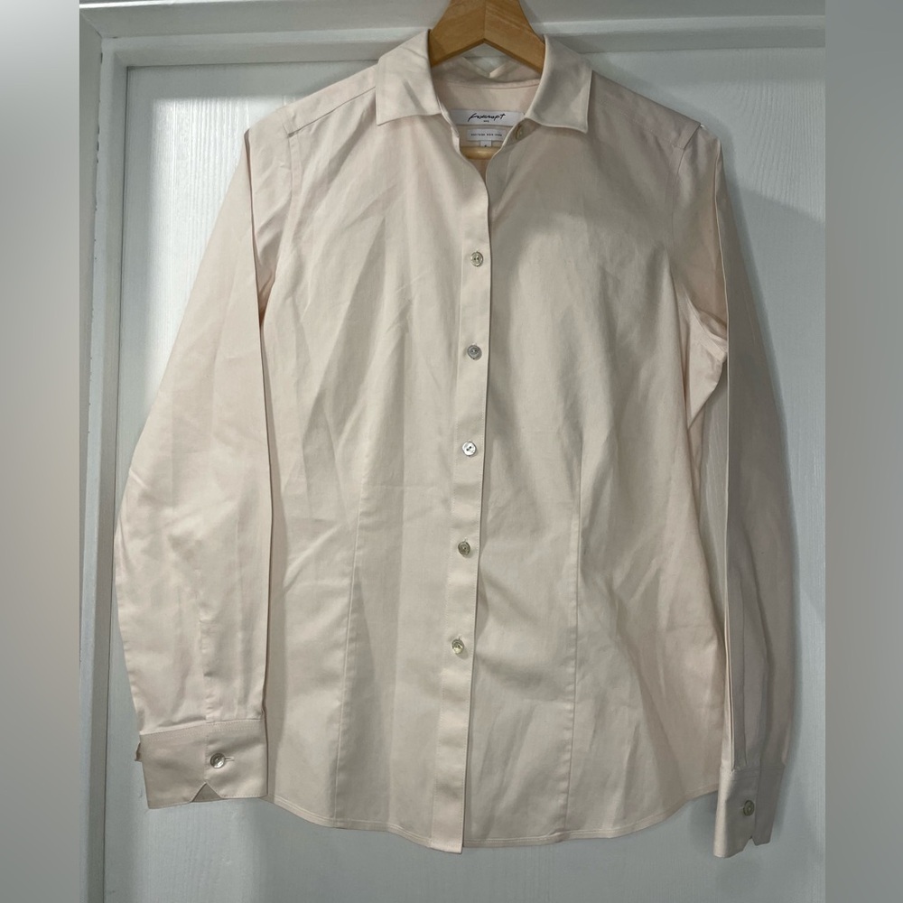 Foxcroft Creamy Pink Long Sleeve Button Down Blouse. Size S